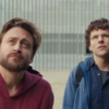 «Sé que la gente me odia»: Jesse Eisenberg conmueve con su crítica social en su último filme