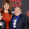 Warwick Davis Demanda Justicia por la Muerte de su Esposa Samantha: Negligencia Médica en el UCLH