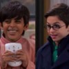 El beso entre Josie Totah y Karan Brar dos actores de «Jessie», serie de Disney, genera polemica