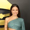Emilia sorprende con un radical cambio de look y celebra un éxito inesperado en su carrera
