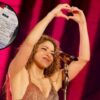 Shakira regala boletos para su concierto a un padre y su hija en Monterrey