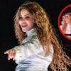Imitadora de Shakira canta en un concierto de la colombiana