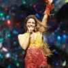 Video: Fans descubren infidelidad en pleno concierto de Shakira y se organizan para delatarlo