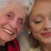 Ariana Grande llora la partida de su abuelita «celebramos su hermosa y extraordinaria vida»