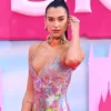 Dua Lipa obtiene su certificado oficial de español antes de su gira latinoamericana