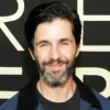Josh Peck dice que solo se llevó a casa unos 500.000 dólares por ‘Drake and Josh’ After Four Years and 60 Episodios 102 Josh Peck afirma que solo se llevó a casa unos 500.000 dólares por ‘Drake y Josh’ después de cuatro años y 60 episodios.