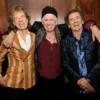 Escucha Divine Intervention de los Rolling Stones, con la participación de Robert Smith de The Cure.